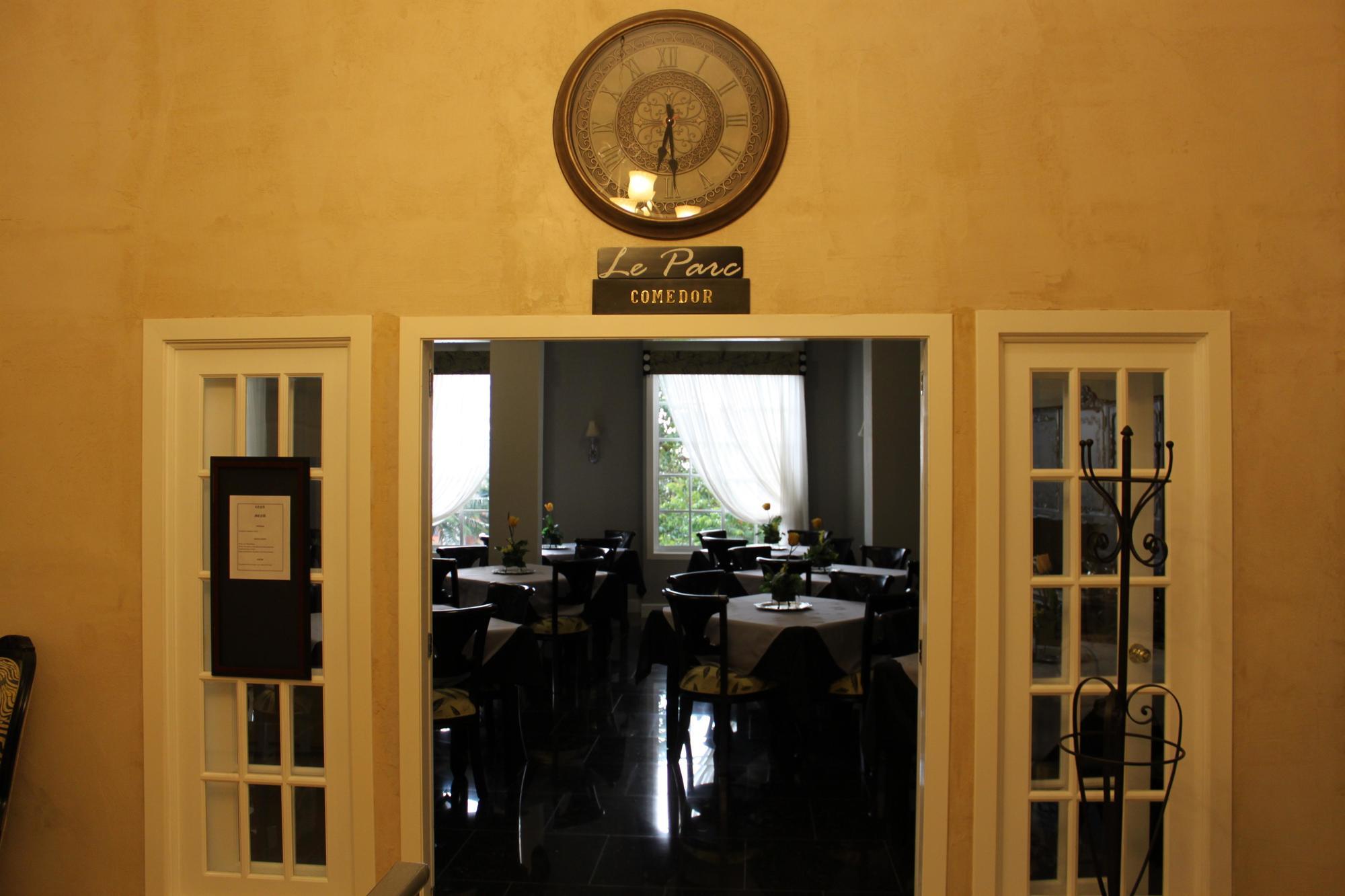 Victoria'S Park Hotel Armenia  Εξωτερικό φωτογραφία